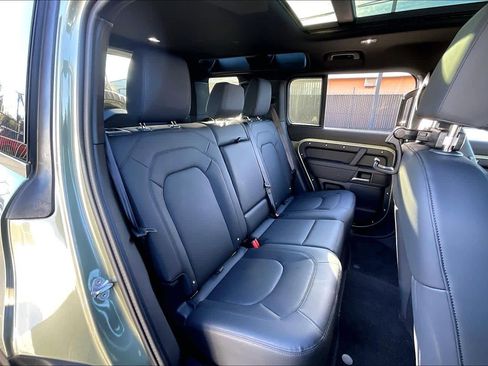 Used 2025 Land Rover Defender 110 S image 29