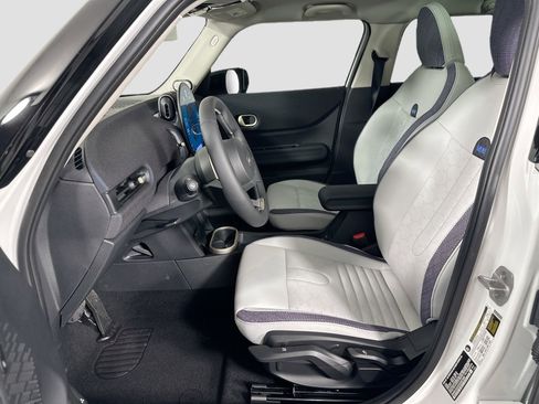 Certified 2025 MINI Cooper S image 27