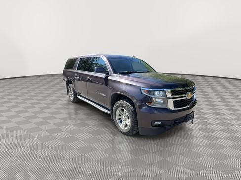 Used 2015 Chevrolet Suburban LT w/ Luxury Package AWD/4WD image 2
