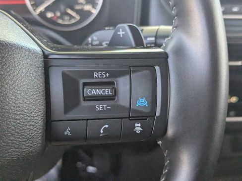 Certified 2025 Nissan Rogue SV image 26