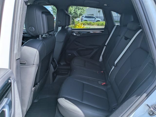 Used 2020 Porsche Macan S AWD/4WD image 14
