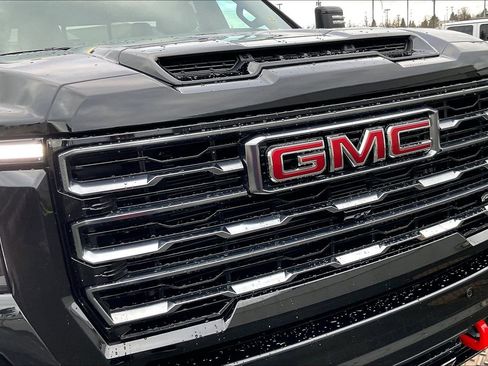 Used 2025 GMC Sierra 3500 AT4 w/ AT4 Premium Plus Package image 30