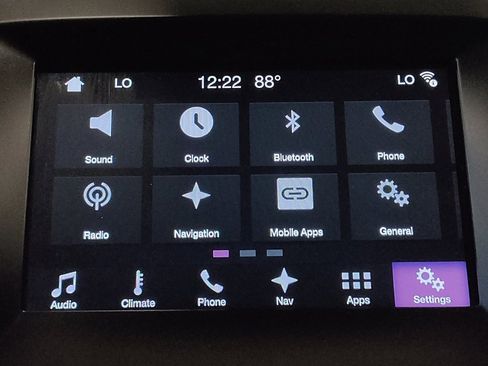 Used 2018 Ford Edge Titanium w/ Ford Safe & Smart Package FWD image 25