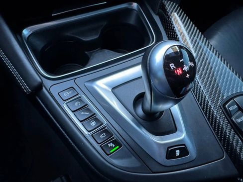 Used 2015 BMW M4 Convertible image 41