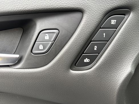 Used 2019 Buick Envision Essence image 16