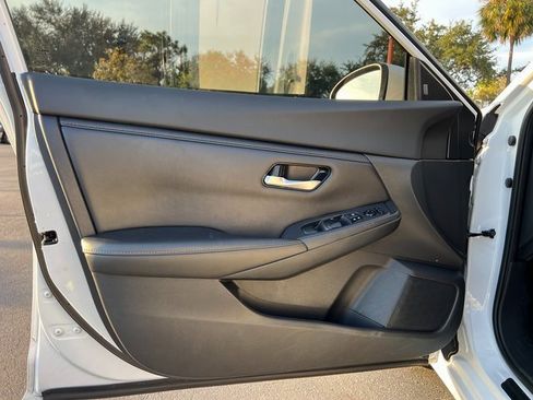 Used 2022 Nissan Sentra SV w/ Trunk Package image 13