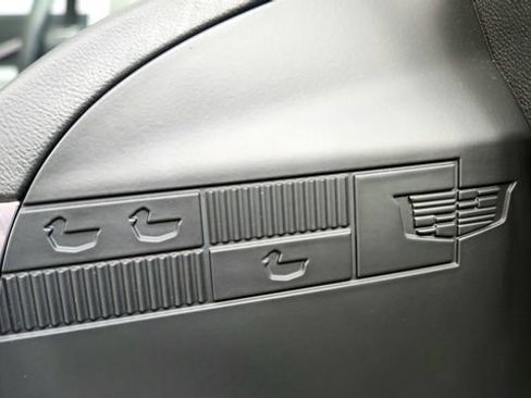 Used 2024 Cadillac Lyriq Luxury RWD image 36
