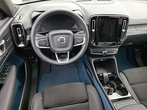Certified 2023 Volvo XC40 Recharge Ultimate AWD/4WD image 11