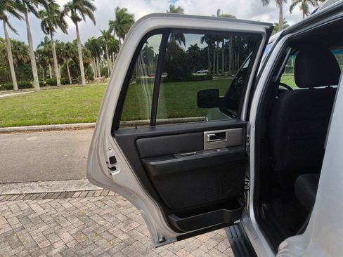 Used 2017 Ford Expedition XLT image 29