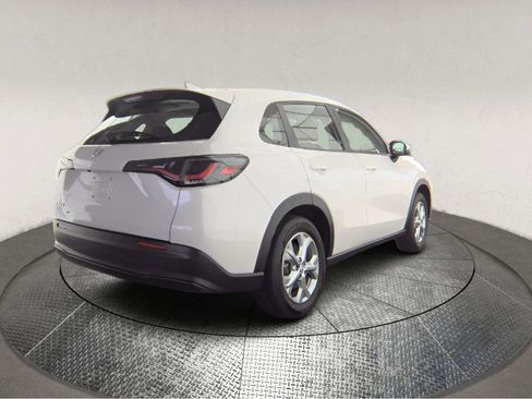 Used 2025 Honda HR-V LX image 2