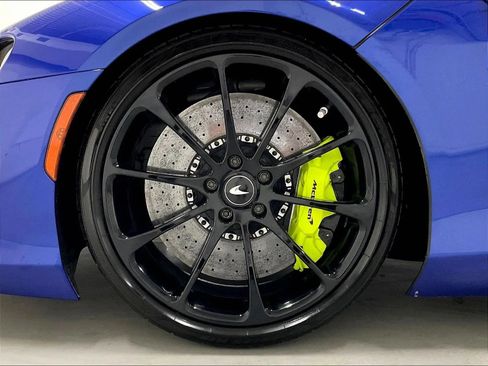 Used 2023 McLaren Artura RWD image 36