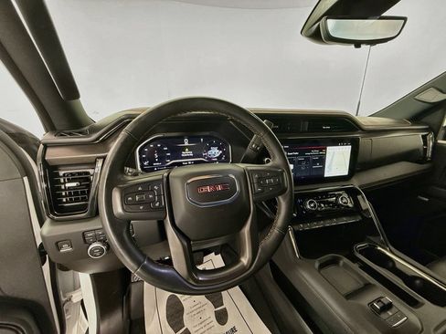 Used 2024 GMC Sierra 2500 AT4 w/ AT4 Premium Plus Package AWD/4WD image 9