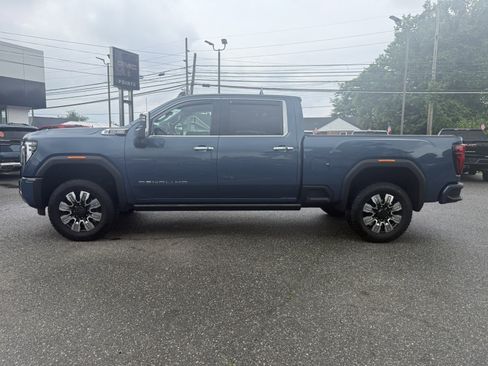 Used 2024 GMC Sierra 2500 Denali w/ Denali Reserve Package AWD/4WD image 6