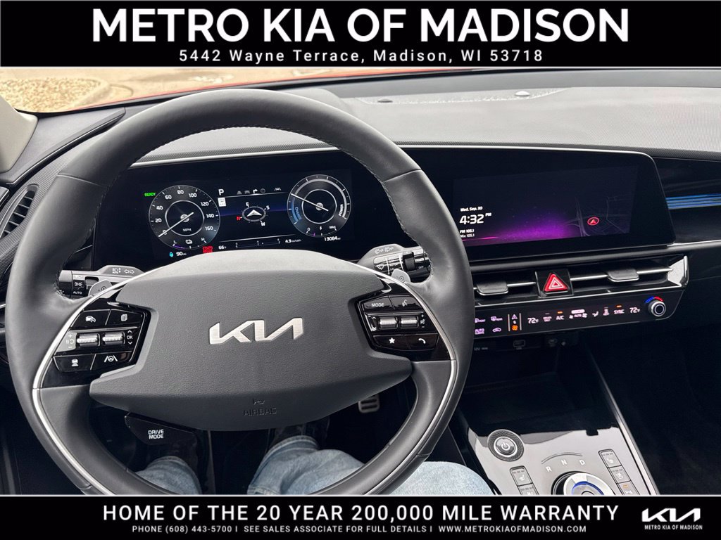Used 2023 Kia Niro Wave w/ Wave Preserve Package FWD image 18