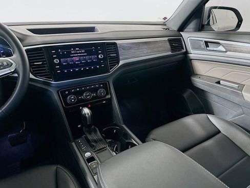 Used 2023 Volkswagen Atlas Cross Sport SE image 24