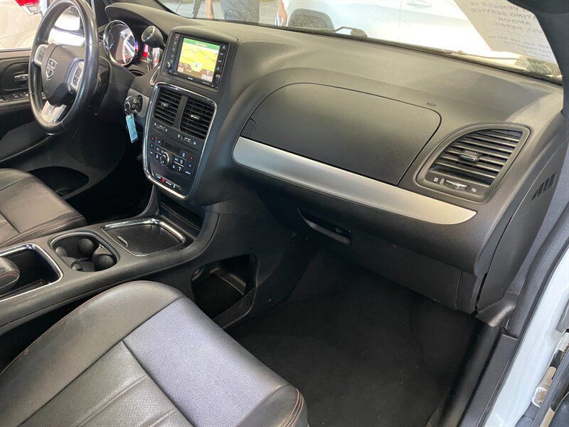 Used 2019 Dodge Grand Caravan GT FWD image 19