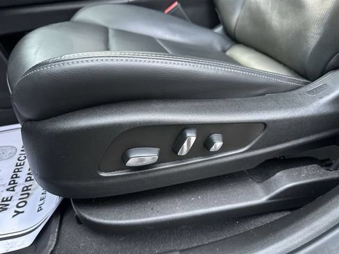 Used 2023 Cadillac XT6 Sport w/ Technology Package AWD/4WD image 12