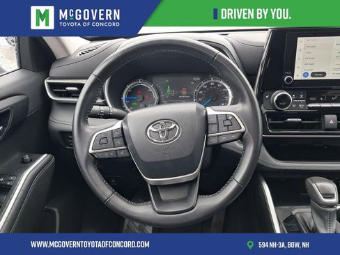 Used 2023 Toyota Highlander XLE AWD/4WD image 24