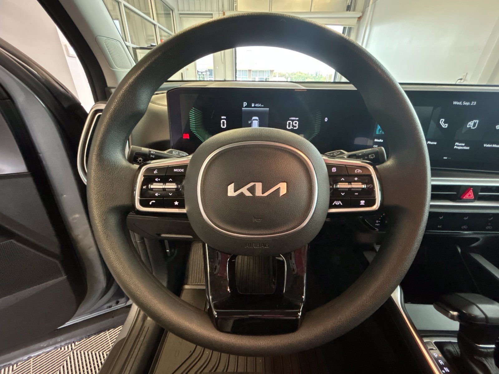 Used 2025 Kia Sorento LX FWD image 20