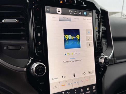 Used 2024 RAM 2500 Big Horn w/ Safety Group image 18