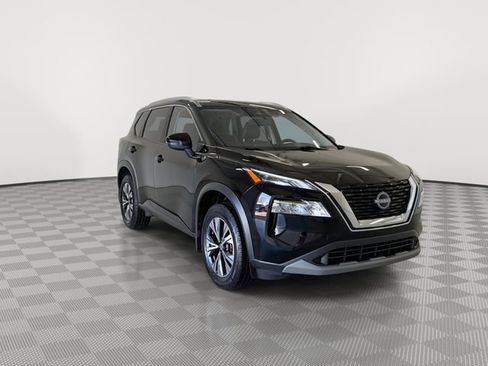 Used 2022 Nissan Rogue SV w/ SV Premium Package image 2