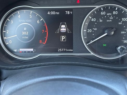 Used 2025 Nissan Versa SV image 38