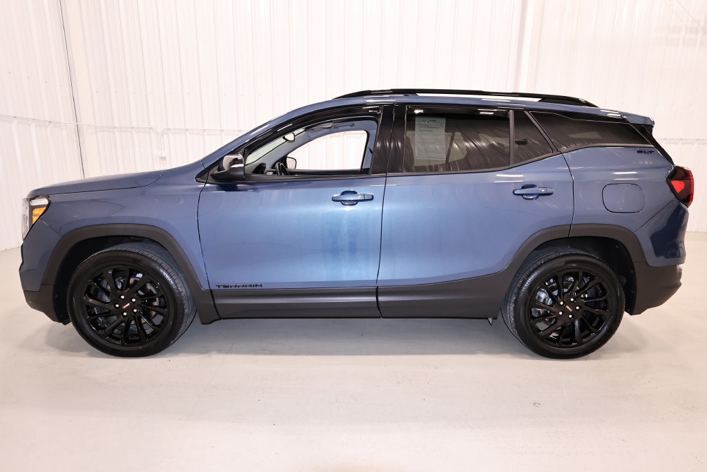 Used 2024 GMC Terrain SLT w/ Elevation Edition AWD/4WD image 6