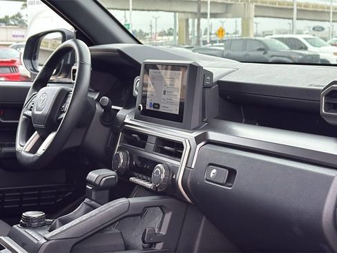 Used 2025 Toyota 4Runner SR5 image 32