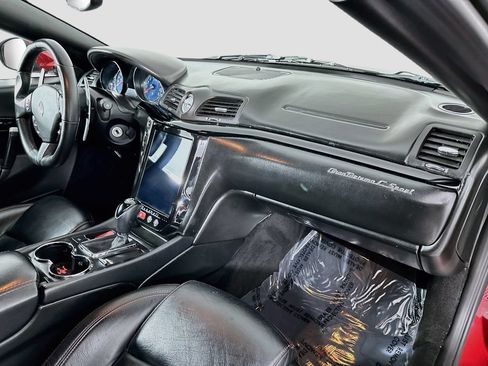 Used 2013 Maserati GranTurismo Sport RWD image 29