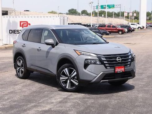 Certified 2025 Nissan Rogue SL w/ SL Premium Package AWD/4WD image 2