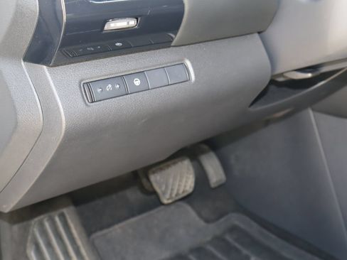 Used 2024 Nissan Pathfinder SV FWD image 24