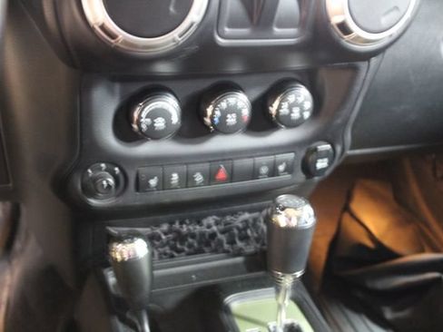 Used 2017 Jeep Wrangler Sahara w/ Dual Top Group AWD/4WD image 16