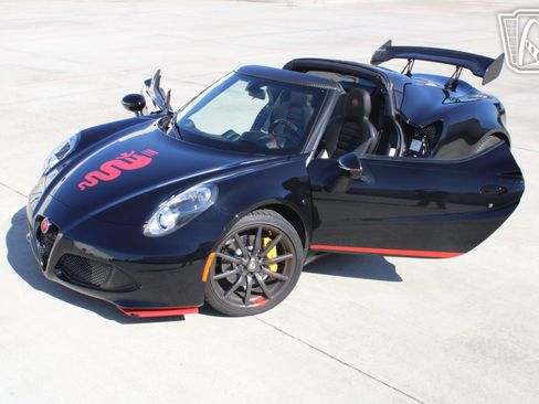 Used 2016 Alfa Romeo 4C Spider w/ Convenience Group - Spider image 7