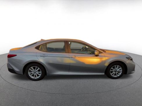 Used 2025 Toyota Camry LE image 16