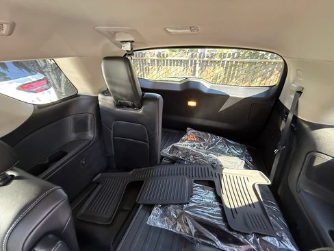 New 2026 Nissan Pathfinder Platinum w/ Lighting Package AWD/4WD image 17