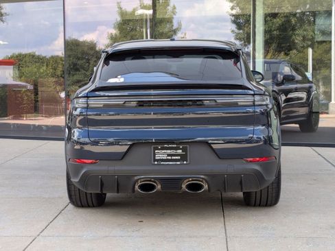 Used 2024 Porsche Cayenne Turbo GT image 10