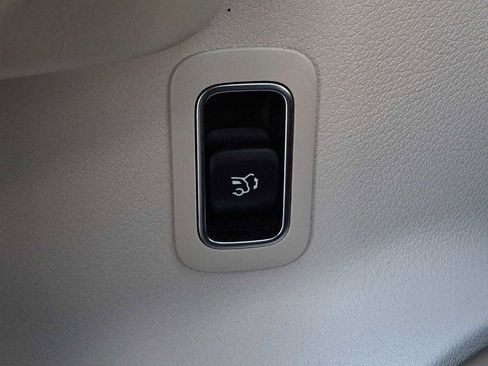 Used 2022 Mercedes-Benz GLB 250 4MATIC image 25