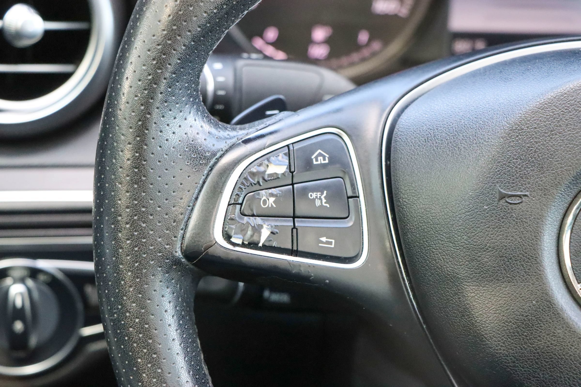 Used 2017 Mercedes-Benz C 300 4MATIC Sedan image 28