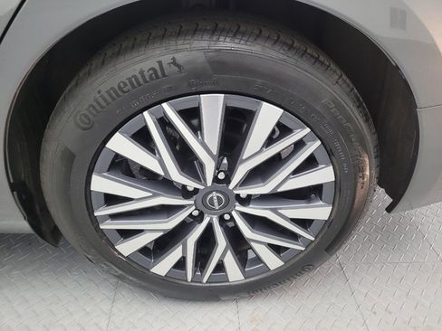 Used 2025 Nissan Altima 2.5 SV FWD image 31