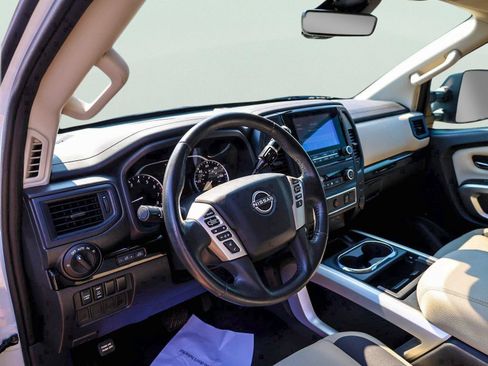 Used 2024 Nissan Titan SV w/ SV Convenience Package AWD/4WD image 11