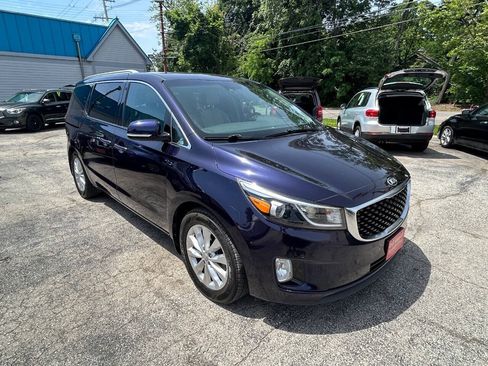 Used 2018 Kia Sedona EX FWD image 14