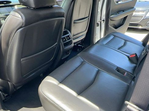 Used 2017 Cadillac XT5 Luxury FWD image 30