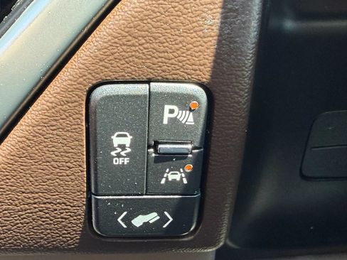 Used 2020 Chevrolet Tahoe LT RWD image 24