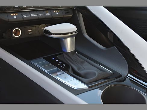 New 2026 Hyundai Elantra Limited FWD image 26