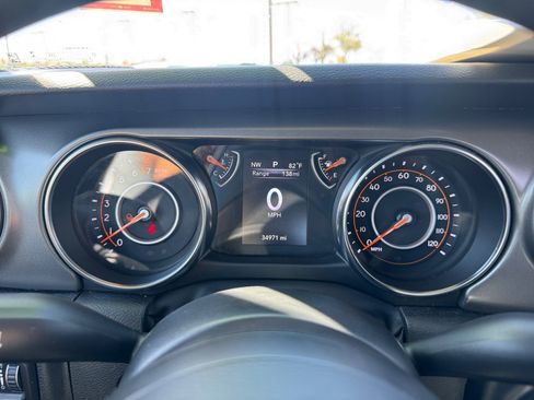 Certified 2023 Jeep Gladiator Sport w/ Trailer Tow Package AWD/4WD image 10