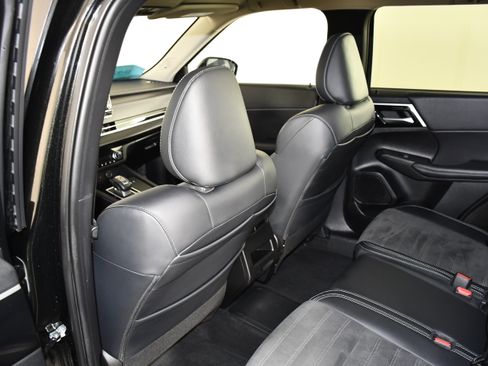 Used 2024 Mitsubishi Outlander SE AWD/4WD image 46