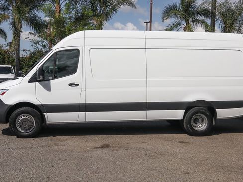 Used 2021 Mercedes-Benz Sprinter 3500 image 5