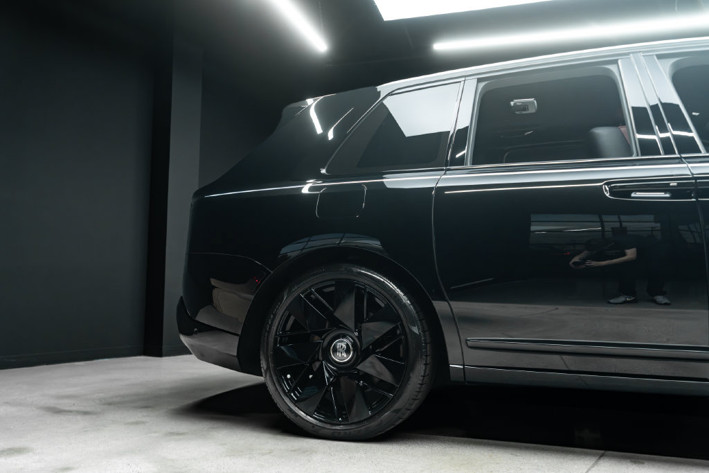 Used 2026 Rolls-Royce Cullinan AWD/4WD image 14