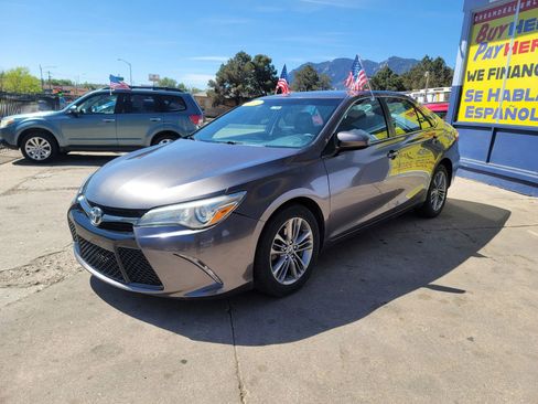 Used 2015 Toyota Camry SE image 2