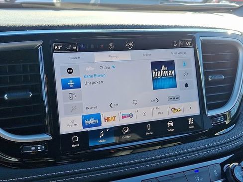 New 2026 Chrysler Pacifica Select image 12